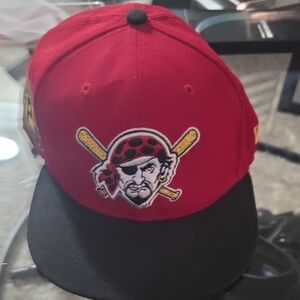 Pittsburgh Pirates Fitted Red and Black Basebal Cap with Pirate Logo 7 3/8 (703)